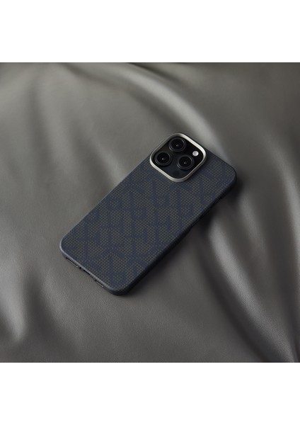 iPhone 16 Pro Kılıf Magsafe Özellikli Aramid Fiber Pitaka Tactile Woven Monogram Serisi Siyah