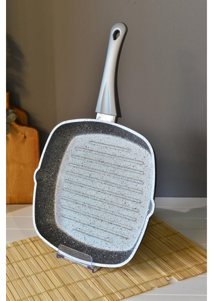 Oms 28 cm Granit Grill Tava