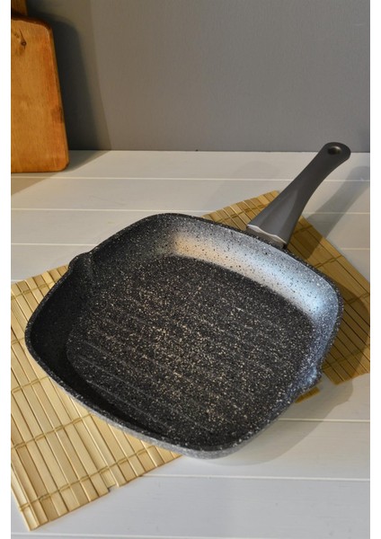 Oms 28 cm Granit Grill Tava fiyatları
