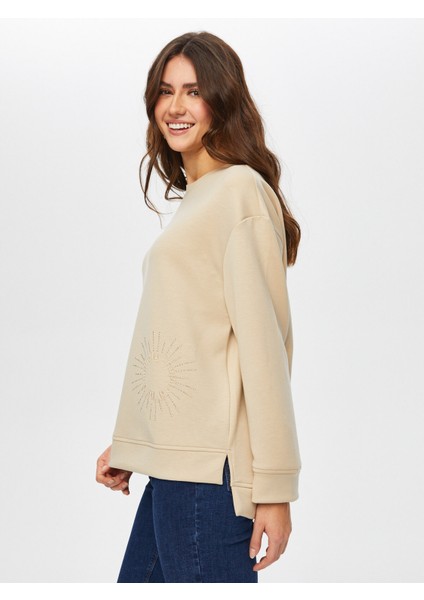 Taş ve Slogan Nakışlı Yuvarlak Yaka Sweatshırt 002 fiyatları