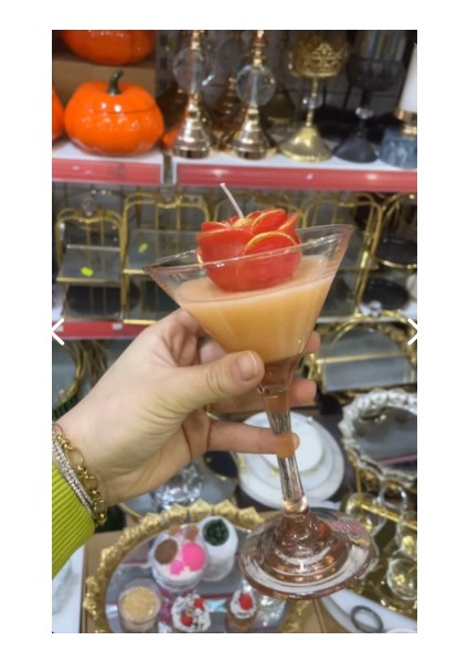 Cam Kadehte Gül Mum Kokulu