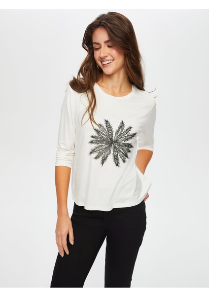 Önü Çiçek Dantel Aplikeli Yuvarlak Yaka T-Shırt 087 modelleri