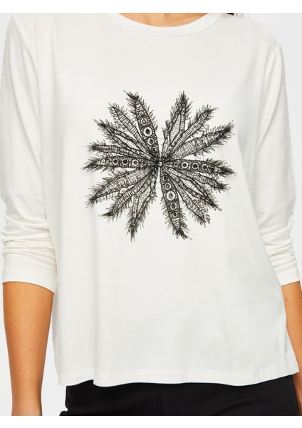 Önü Çiçek Dantel Aplikeli Yuvarlak Yaka T-Shırt 087 indirimleri