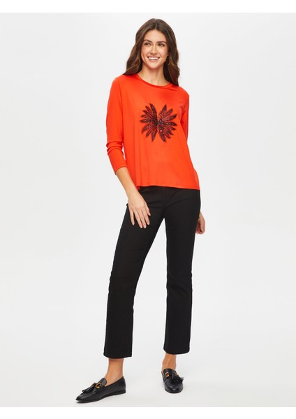 Önü Çiçek Dantel Aplikeli Yuvarlak Yaka T-Shırt 087