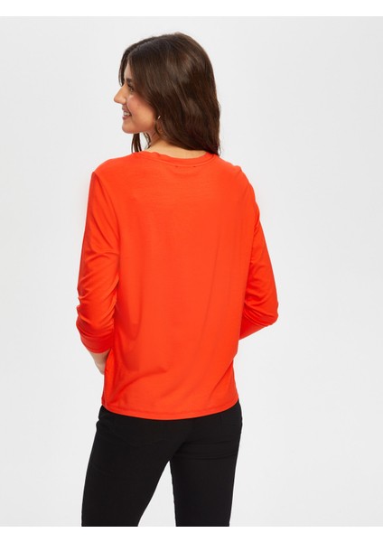 Önü Çiçek Dantel Aplikeli Yuvarlak Yaka T-Shırt 087 modelleri