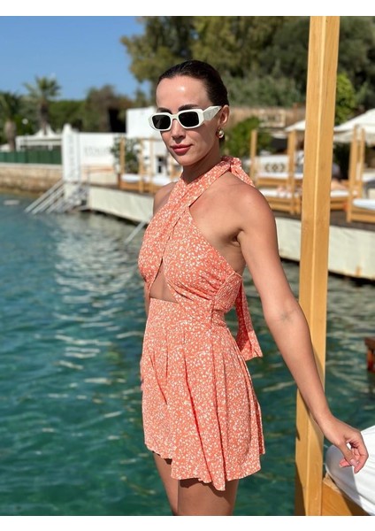 ÇİÇEKLİ BAĞLAMA DETAY ŞORT TULUM