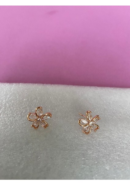 Kadınlar Için Zarif Taşlı Çiçek Küpe