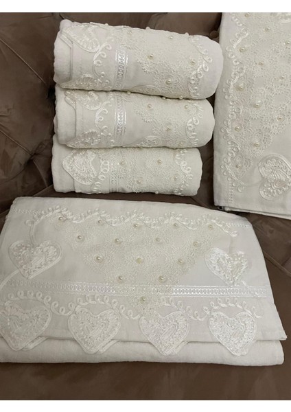 Dantelli Fistolu Şık Çeyizlik Havlu Modelleri Çeyizlik El Havlusu Şık Avangard Havlu Modelleri modelleri