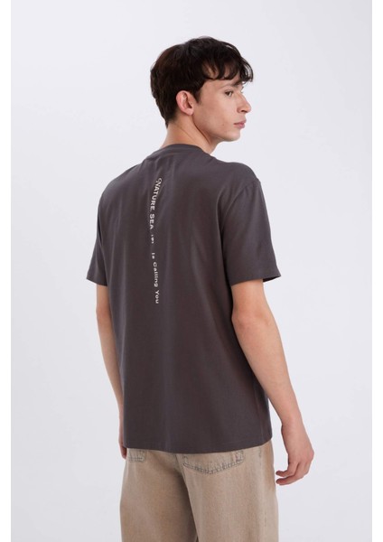 %100 Pamuk Regular Fit Bisiklet Yaka Sırt Baskılı Kısa Kollu Tişört D5560AX25SP