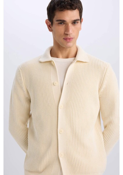 Standart Fit Polo Yaka Düğmeli Triko Hırka E8397AX24CW fırsatları