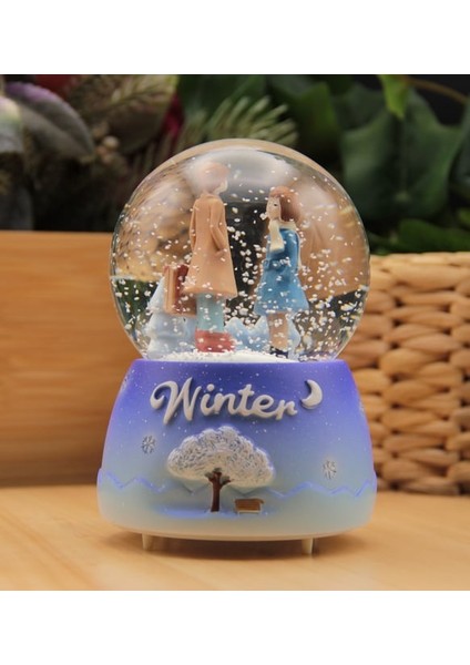 Kişiye Özel Winter Orta Boy Işıklı Müzikli Kar Küre modelleri