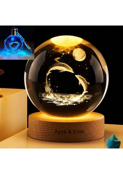 Kişiye Özel Büyük Boy Işıklı Ahşap Kaideli Sevimli Balıkları Temalı Cam Küre 8 cm ve Anahtar Seti