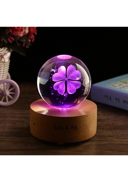 Kişiye Özel Işıklı Ahşap Kaideli Yonca Temalı Cam Küre 8 cm *6 cm