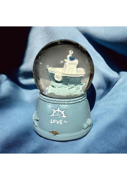 Orta Boy Işıklı Tekne Kar Küresi (8 x 8 cm )