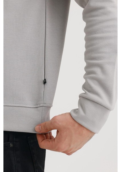 Unisex Sıfır Yaka Sweat fırsatları