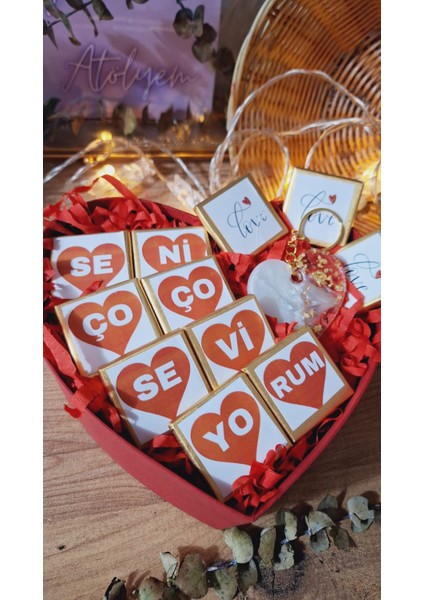 Sevgiliatolyemm Sevgiliye Özel Çikolata Kutusu (Anahtarlık Hediyeli)Sevgililer Günü