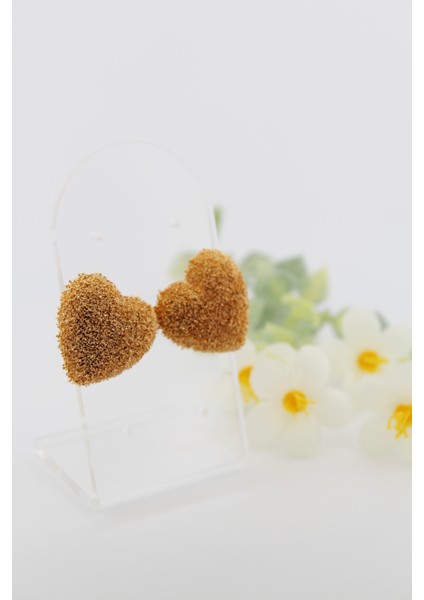 Kalp Model Kum Dokulu Gold Küpe