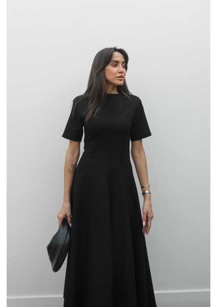Siyah Maxi Boy Volanlı Elbise