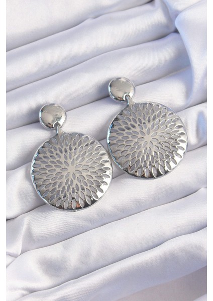 Pirinç Gümüş Renk Oval Işlemeli Küpe