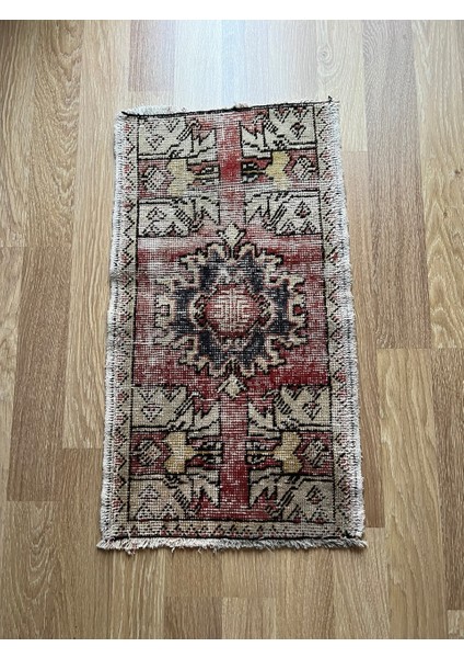 46 x 82 cm Küçük Boy Vintage Halı, El Dokuma Pastel Renkli Uşak Kilim, Antik Severler Için Küçük Yolluk
