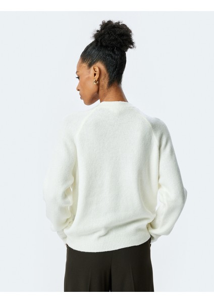 Yumuşak Dokulu Uzun Kollu Bisiklet Yaka Triko Kazak fırsatları