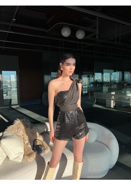 Sophia Boyundan Bağlamalı Pul Payet İşlemeli Şort Tulum