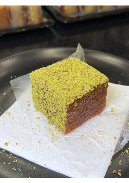 Antep Fıstıklı Halep Tatlısı 1 kg