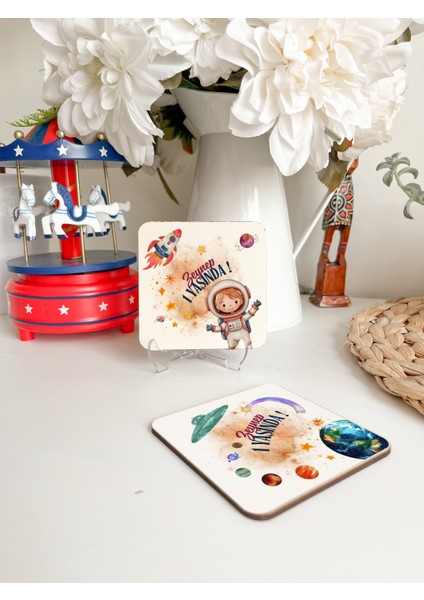 50 Adet Uzay Temalı Kişiye Özel Ahşap Bardak Altlığı Doğum Günü Hediyeliği 10X10 Cm)