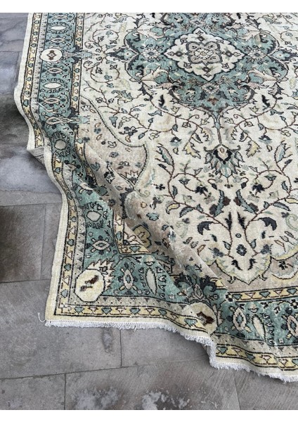 191X307 cm El Yapımı Yün Halı, Mavi-Bej Çiçek Desenli Anadolu Tasarımı, Antika Türk Halısı