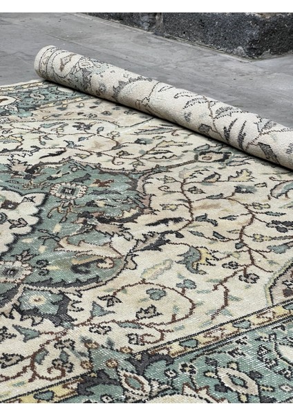 191X307 cm El Yapımı Yün Halı, Mavi-Bej Çiçek Desenli Anadolu Tasarımı, Antika Türk Halısı