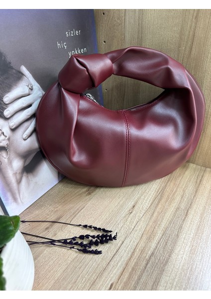 Kadın Düğüm Detaylı Baget Model Yumuşak Doku El Çantası