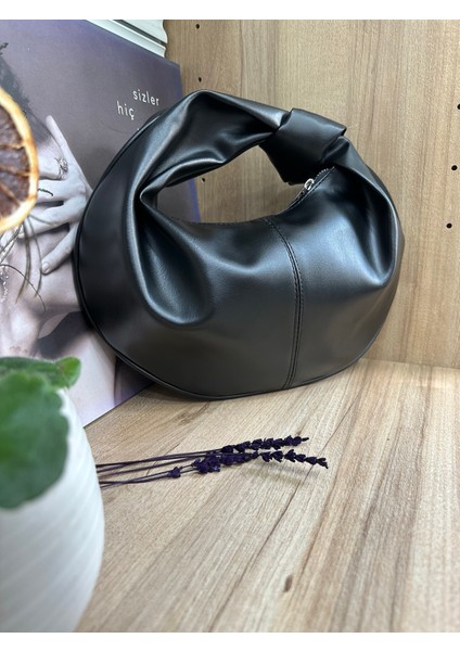 Kadın Düğüm Detaylı Baget Model Yumuşak Doku El Çantası