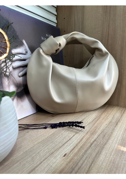 Kadın Düğüm Detaylı Baget Model Yumuşak Doku El Çantası