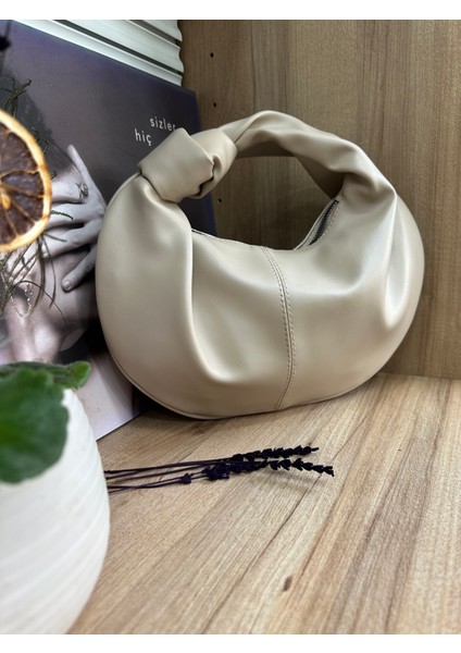 Kadın Düğüm Detaylı Baget Model Yumuşak Doku El Çantası