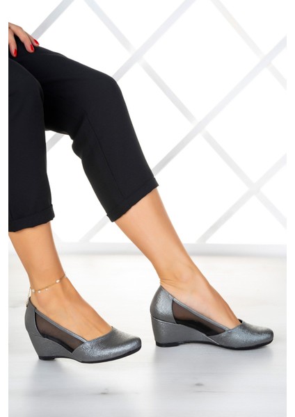 Kadın Dolgu Topuklu Ayakkabı Nano Fileli Antrasit Taban Kaymaz Tasarım