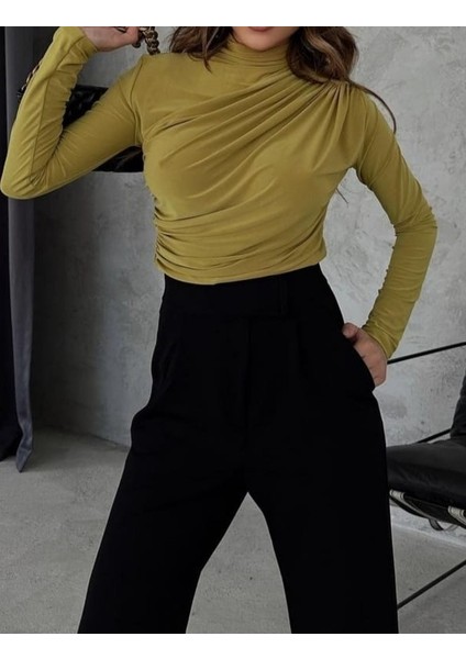 Kadın Dik Yaka Büzgülü Bluz