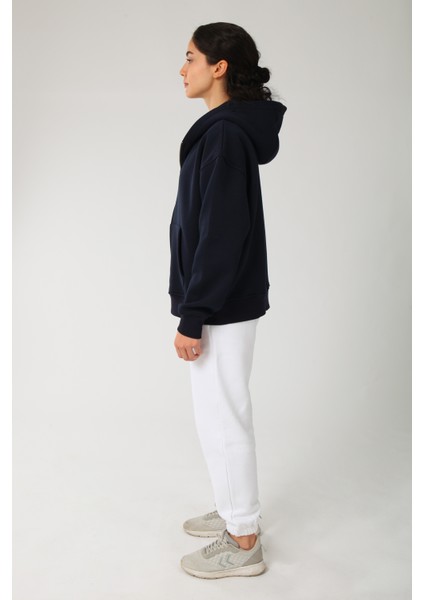 Basic Kadın Oversize Fit Kapüşonlu ve Fermuarlı Üst modelleri