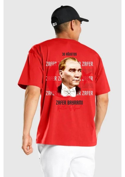 30 Ağustos Zafer Bayramı ve Atatürk Ay Yıldız Cep Sırt Baskılı Pamuklu Penye Kadın Erkek Kırmızı Tişört modelleri