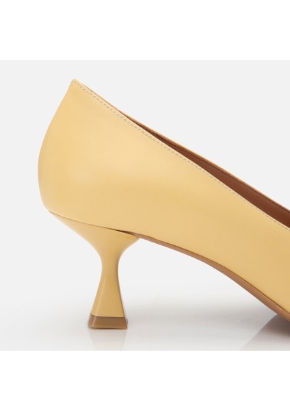01AYH304150A520 Deri Sarı Kadın Stiletto
