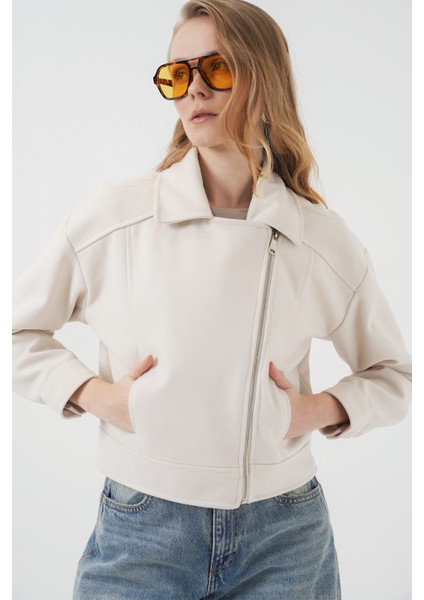 0717 Kadın Kısa Kaşe Ceket - Ekru modelleri