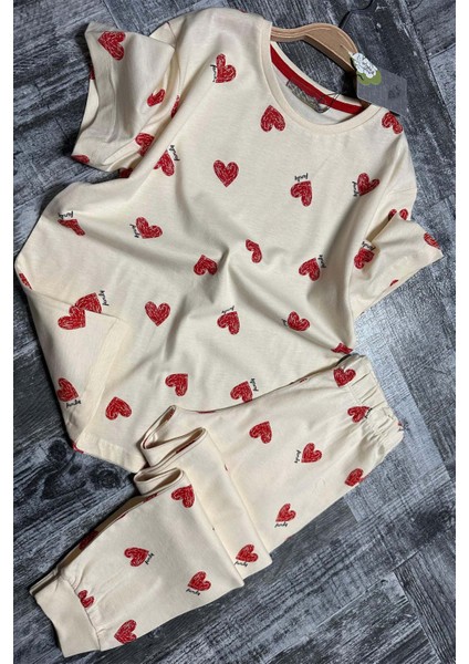 Kız Çocuk Küçük Sevimli Kalp Baskılı T-Shirt Krem Pijama Takımı 8-14 Yaş