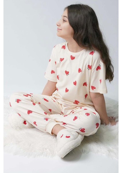 Kız Çocuk Küçük Sevimli Kalp Baskılı T-Shirt Krem Pijama Takımı 8-14 Yaş modelleri