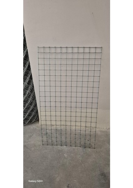 40 x 40 Göz Aralıklı 3 mm Kalınlıgı 90 cm Yükseklik x 50 cm Eni Galvanizli Hasır Tel 5 Adet modelleri