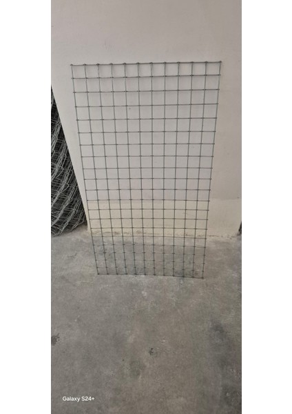 40 x 40 Göz Aralıklı 3 mm Kalınlıgı 90 cm Yükseklik x 50 cm Eni Galvanizli Hasır Tel 5 Adet fırsatları