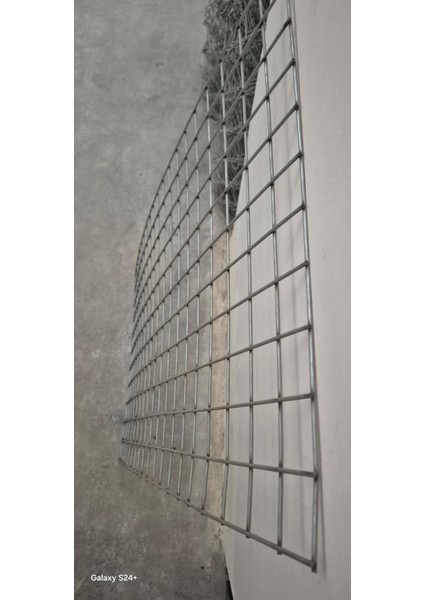 40 x 40 Göz Aralıklı 3 mm Kalınlıgı 90 cm Yükseklik x 50 cm Eni Galvanizli Hasır Tel 5 Adet indirimleri
