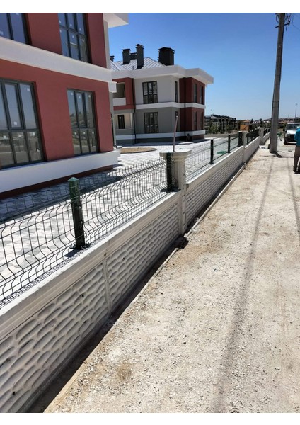 120'lik Panel Çit Takım 5 mt + 1 Direk Avantaj Paket Yeşil Renk