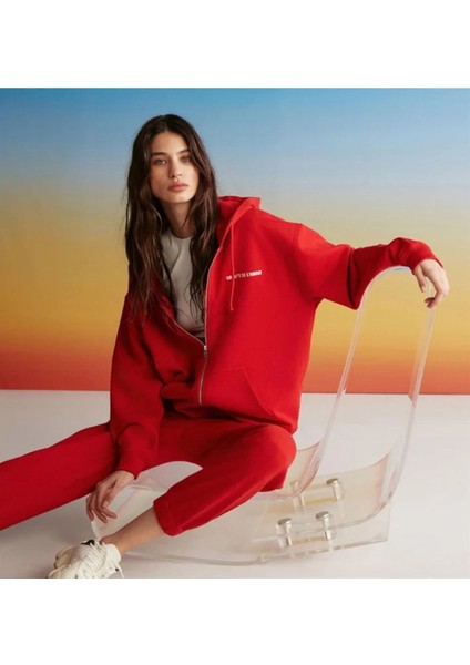 Ametıs Kadın Örme Oversize Kapüşonlu Fermuarlı Yazi Detaylı Kırmızı Sweatshirt fiyatları