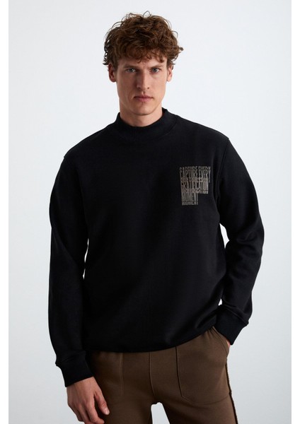 Chasey Erkek Organik Pamuklu Dik Yaka Içi Polarlı Baskılı Siyah Sweatshirt