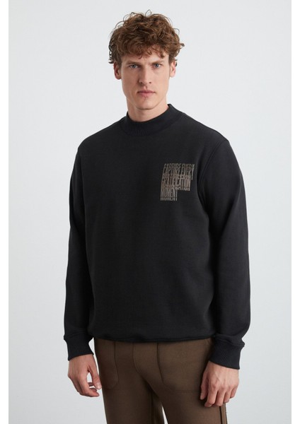 Chasey Erkek Organik Pamuklu Dik Yaka Içi Polarlı Baskılı Siyah Sweatshirt