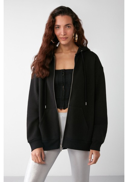 Alena Kadın Basic Kanguru Cepli Oversize Organik Pamuk Fermuarlı Kapüşonlu Siyah Sweatshirt